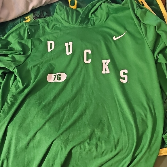 Nike Tops - Nike Green Ducks Sweatshirt Size M